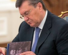 Головне за ніч: відставка друга Путіна і повернення улюбленої книги Януковича