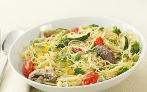 Для настоящих гурманов: порадуйте вторую половинку интересным рецептом спагетти