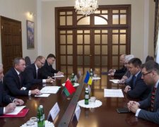 Літак розпалив скандал між Україною та Білоруссю