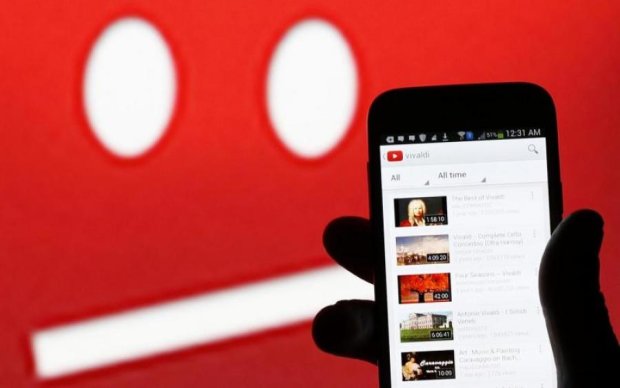YouTube покарає авторів образливих роликів