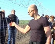 Більшість вишок у "стіні Яценюка" браковані