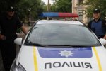 Київські поліцейські втішили жінку і допомогли поховати її собаку (фото)