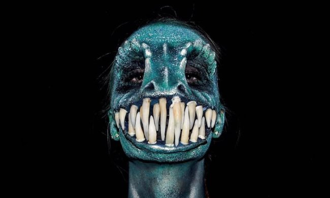 Фермеры нашли в поле жуткое существо, которое станет вашим ночным кошмаром: тело змеи с зубами человека