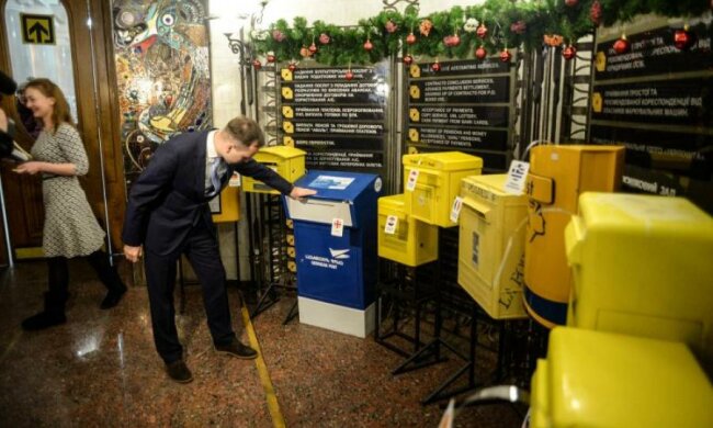 Про посилки доведеться забути: що фіскали підсунуть простим українцям