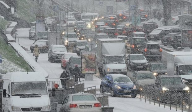 Непогода и ДТП спрвоцировали 7-бальные пробки в Киеве 