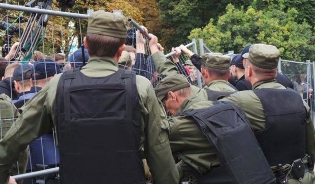 Бійка під посольством Росії в Києві: є постраждалі та затримані