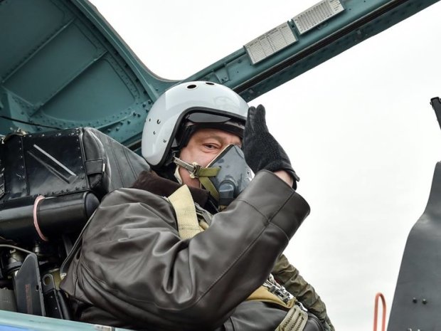 Петро Порошенко в гелікоптері