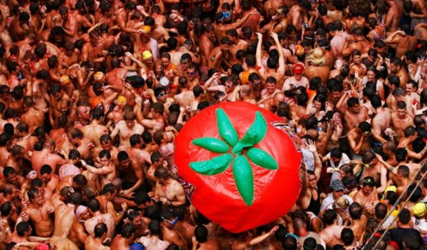 Киевляне на выходных устроят битву помидорами 