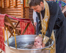Хрещення дитини / фото: Преса
