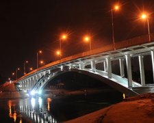 Двое киевских сорвиголов получили травмы, прыгнув с моста