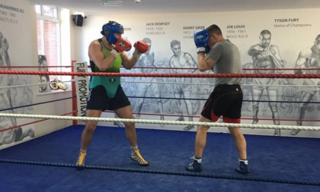 Фьюри приступил к спаррингам