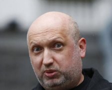 Надбавки та премії: оприлюднено дохід Турчинова
