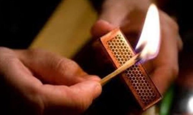 П'яний виборець підпалював себе на виборчій дільниці Буковини