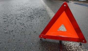 На Закарпатье пьяный водитель въехал в толпу людей