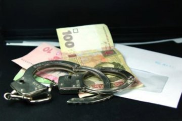 Двох правоохоронців-хабарників затримали на Полтавщині