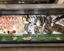 Риба на прилавку, фото з вільних джерел