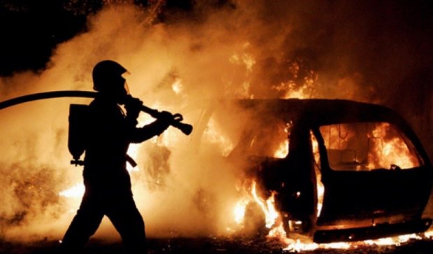 В Ірпіні за ніч підпалили рекордну кількість авто