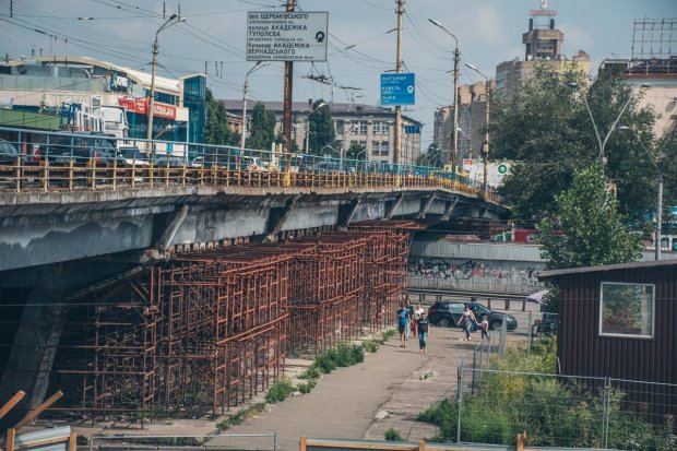 Шулявський міст остаточно "втомився": Кличко скаржиться на весь Київ
