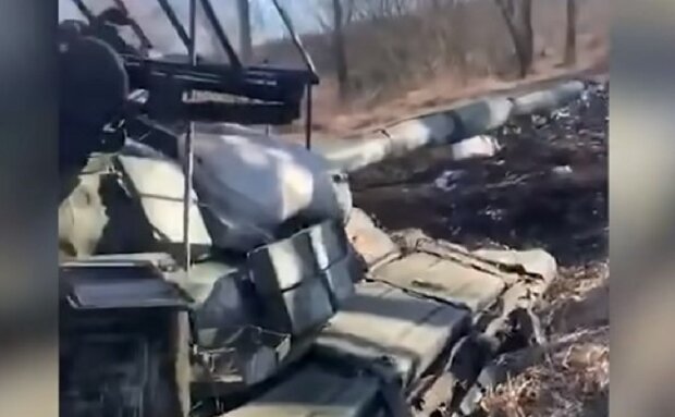 Разбитый танк. Фото: Youtube