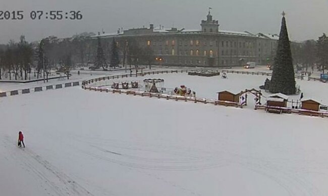 Чернигов замело снегом (фото) 