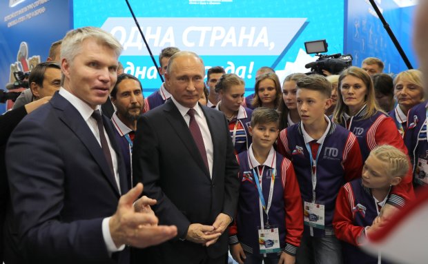 Заслуженные артисты из ФСБ: штатный фотограф Кремля опозорил Путина на всю Россию