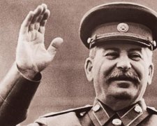 Осторожно, вирус коммунизма: усы Сталина охотятся за вашими данными