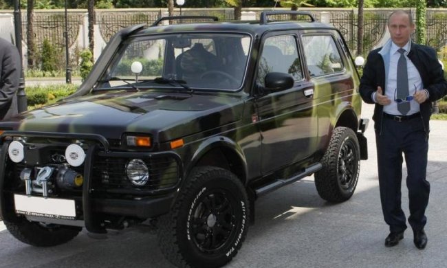 Секретний суперкар Путіна вдалося засікти на камеру
