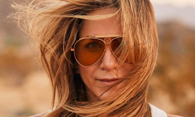 50-летняя Дженнифер Энистон наконец завела Instagram, трепетное первое фото: все "Друзья" вместе