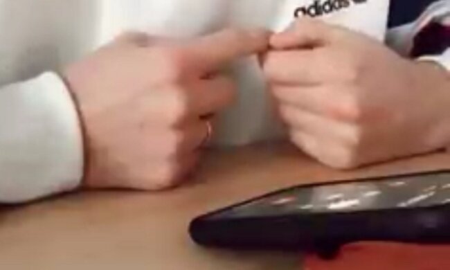 Телефонные мошенники, кадр из видео