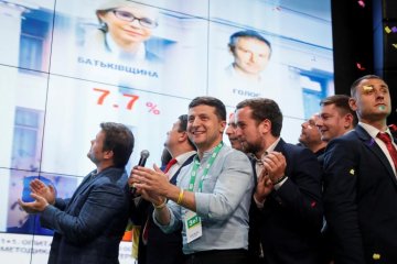 "Слуга народа" Зеленского совершила прорыв на мажоритарке: сколько депутатов прошли в парламент