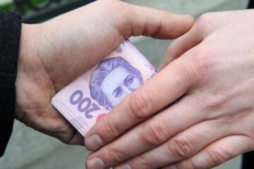 В Кривом Роге директора вуза поймали на взятке