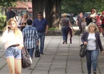 Выходные в августе, кадр из видео