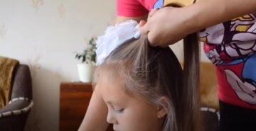 Быстрые повседневные и легкие праздничные прически на детские средние волосы (39 фото)