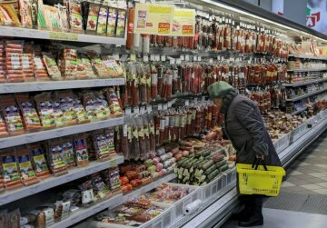 Продуктовая корзина украинца - сколько стоит борщевой набор, мясо, хлеб, крупы и прочее