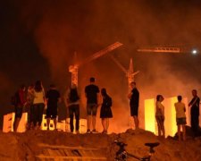 Тітушки влаштували під Києвом вогняне пекло зі сльозогінним газом і бійками: фото