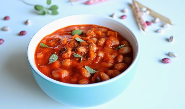 Простой томатный суп с фасолью: рецепт для тех, у кого нет времени готовить
