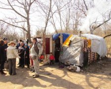 Табор ромов перебрался в самое живописное место Киева