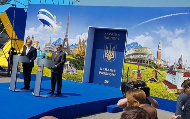 Цифра дня: Порошенко підрахував українських туристів