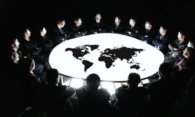 Всемирный заговор: Google, Facebook и YouTube вновь собирают на вас досье