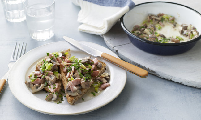 Рецепт низкокалорийного обеда: грибы в сливочном соусе