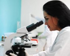 Вчені навчили бактерії малювати портрети
