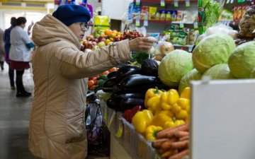 Ціни на головні продукти посадять українців на екстремальну дієту