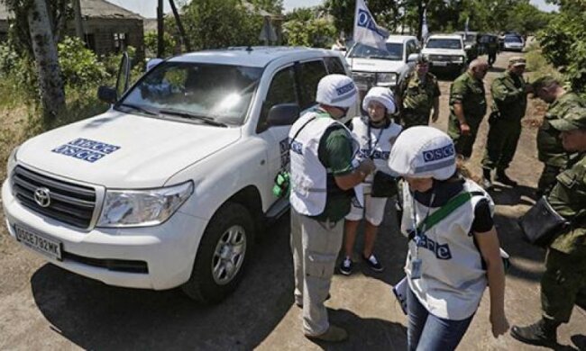 У Донецьку вночі спалили чотири автомобілі ОБСЄ