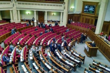 Депутати терміново вивезли сім'ї 