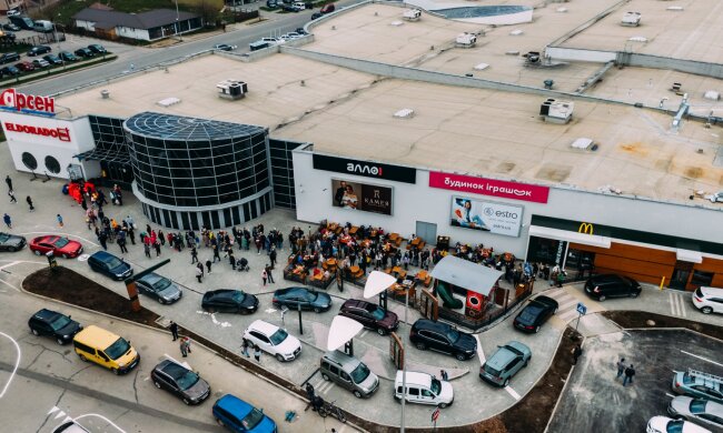 Колапс при відкритті нового Mcdonald's, фото: Facebook