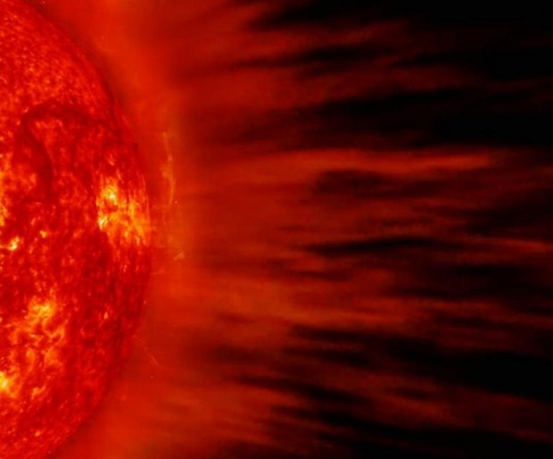 Астрофизики разгадали процесс зарождения солнечного ветра (видео)