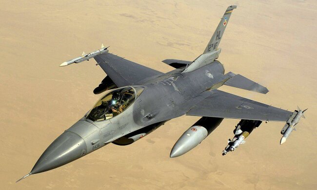 Истребитель F-16