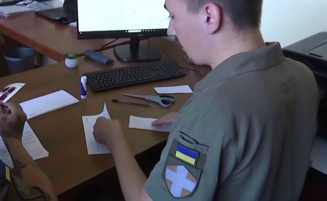 Повестки почтой. Фото: скрин youtube