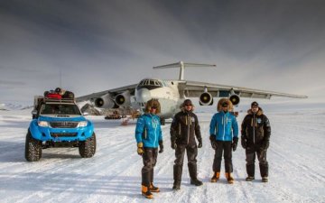 Уфологи в істериці: гігантська антена в Антарктиді з кимось пов'язує землян
