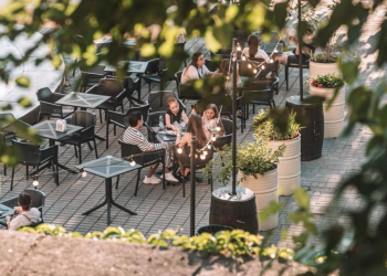 Украинцы, ресторан, фото из соцсетей